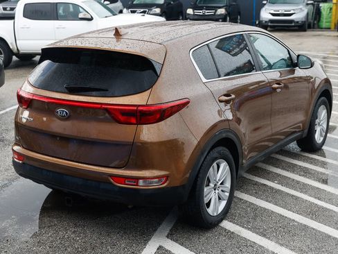 Used 2018 Kia Sportage LX AWD/4WD image 6