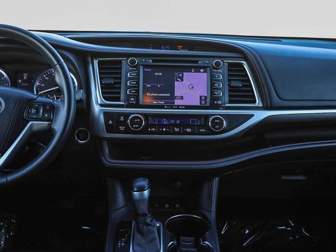 Used 2016 Toyota Highlander Limited image 13