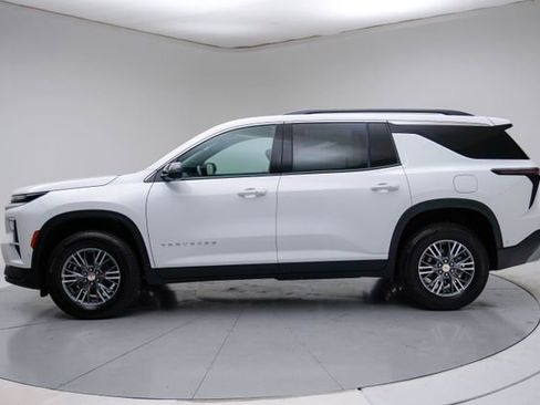 New 2026 Chevrolet Traverse LT w/ Enhanced Driving Package FWD image 3