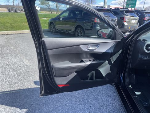 Used 2024 Kia Forte LXS w/ LXS Technology Package image 9