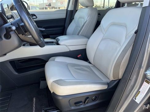 Used 2023 Nissan Pathfinder SL image 22