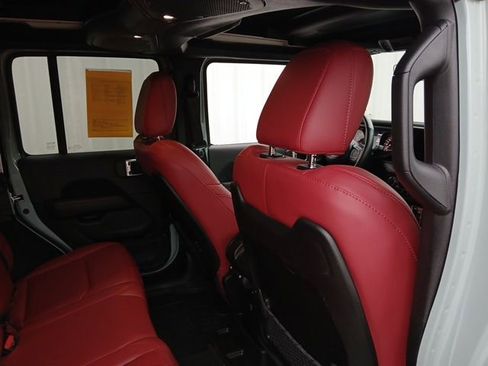 Used 2024 Jeep Wrangler Unlimited Rubicon 392 image 27