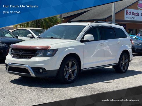 Used 2015 Dodge Journey Crossroad w/ Flexible Seating Group image 1