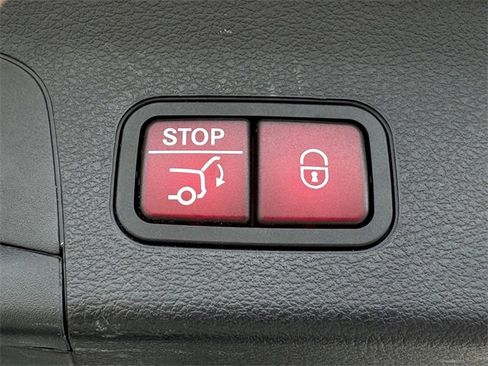 Used 2021 Mercedes-Benz GLS 450 4MATIC image 34