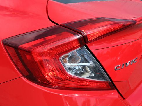 Used 2018 Honda Civic EX-L image 11