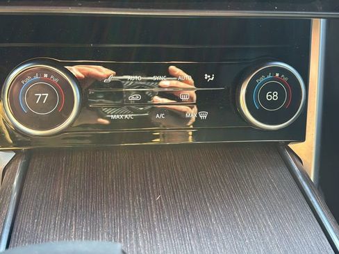 Used 2023 Land Rover Range Rover SE image 31