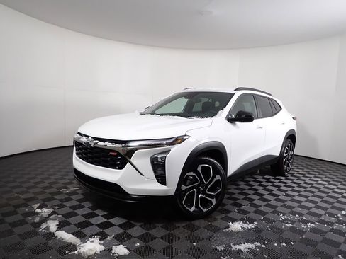 New 2026 Chevrolet Trax RS w/ Driver Confidence Package image 2