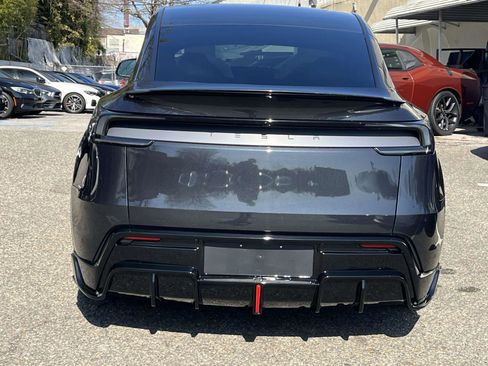 Used 2026 Tesla Model Y 2WD image 6