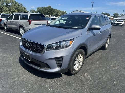 Used 2020 Kia Sorento LX image 1
