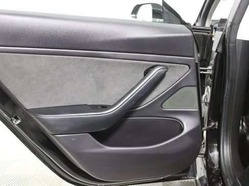 Used 2019 Tesla Model 3 Standard Range Plus image 21