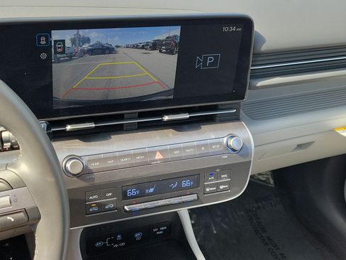 Used 2025 Hyundai Kona SEL FWD image 25