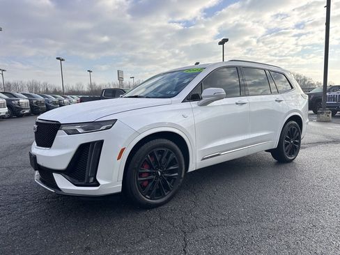 Used 2022 Cadillac XT6 Sport image 2