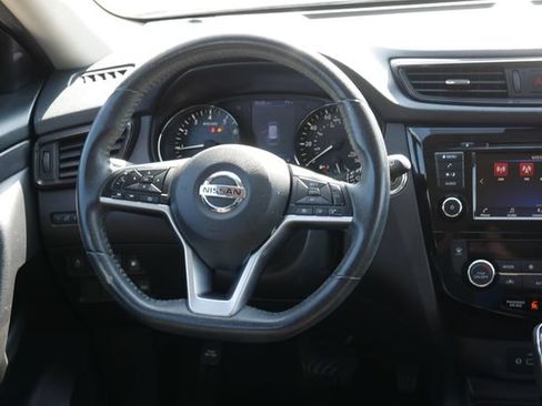 Used 2020 Nissan Rogue SV FWD image 15