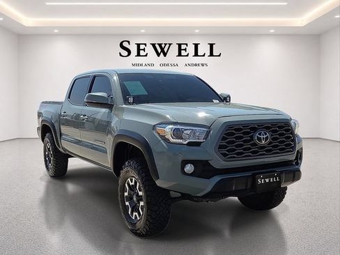 Used 2023 Toyota Tacoma TRD Off-Road w/ Technology Package AWD/4WD image 6