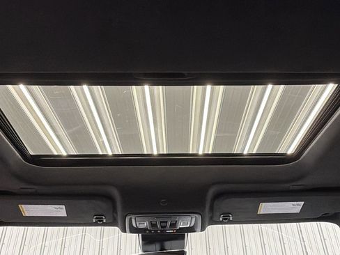 Used 2024 GMC Sierra 2500 AT4X image 35