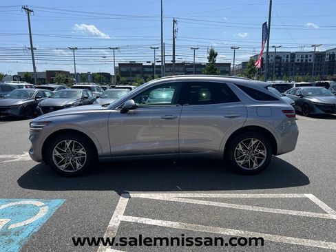 Used 2025 Genesis GV70 2.5T AWD/4WD image 4