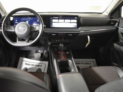 Certified 2025 Nissan Kicks SR image 24