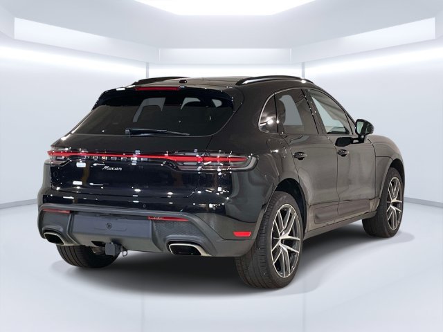 Certified 2026 Porsche Macan AWD/4WD image 7