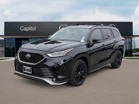 Used 2023 Toyota Highlander L image 1