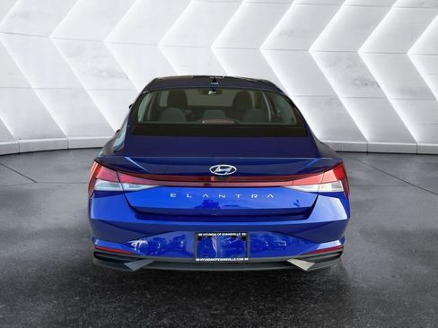 Certified 2023 Hyundai Elantra SEL w/ Convenience Package image 3