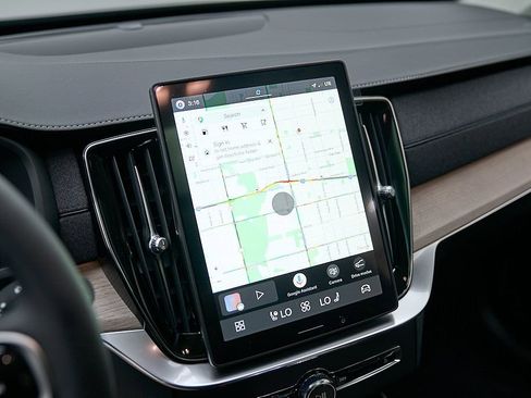 New 2026 Volvo XC90 B6 Plus w/ Protection Package AWD/4WD image 15