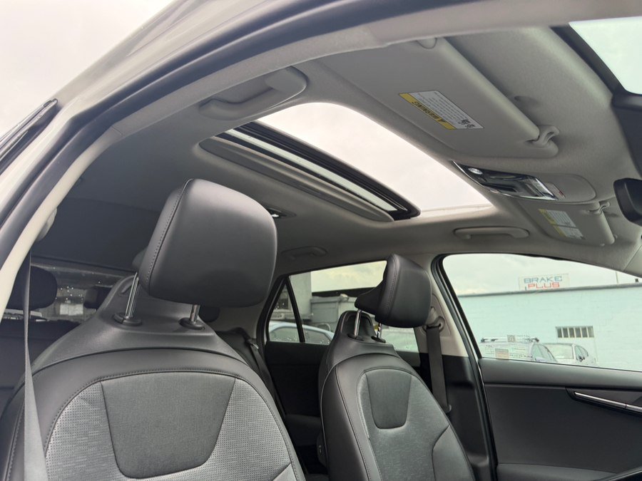 Used 2023 Kia Niro Wave w/ Wave Preserve Package FWD image 35