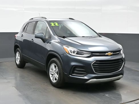 Used 2022 Chevrolet Trax LT w/ Driver Confidence Package AWD/4WD image 8