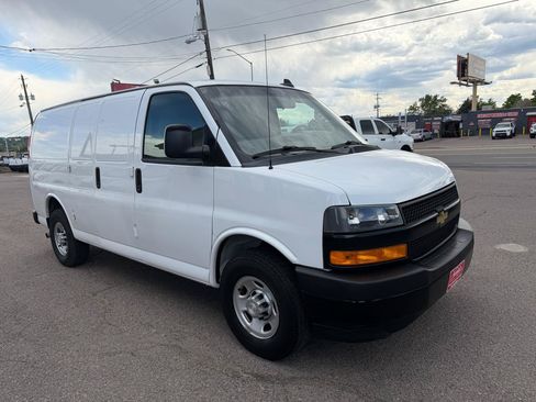 Used 2021 Chevrolet Express 2500 RWD image 2