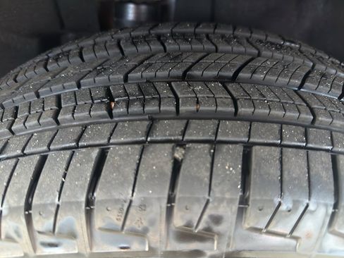 Used 2025 Jeep Grand Cherokee L Limited image 17