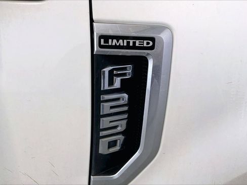 Used 2021 Ford F250 Limited w/ FX4 Off-Road Package AWD/4WD image 9