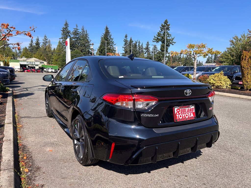 Certified 2026 Toyota Corolla SE w/ SE Package FWD image 3