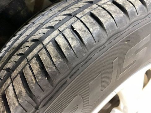 Used 2019 Chrysler Pacifica Touring-L image 23