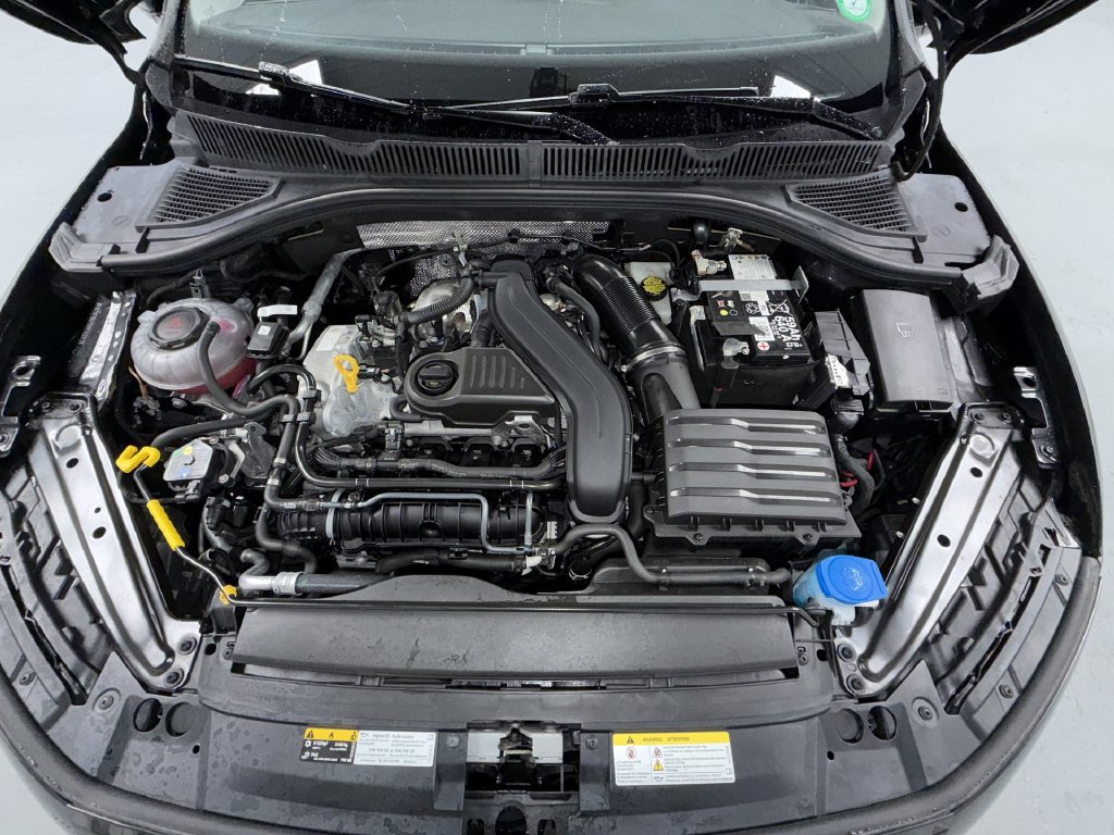 Used 2025 Volkswagen Jetta SE FWD image 20