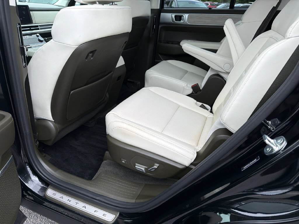 Used 2024 Hyundai Santa Fe Calligraphy FWD image 21
