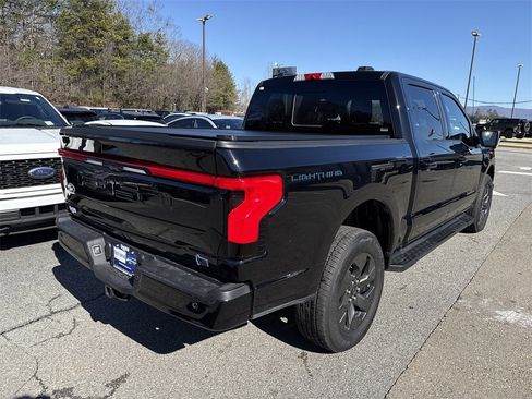 Used 2025 Ford F150 Lightning Lariat image 7