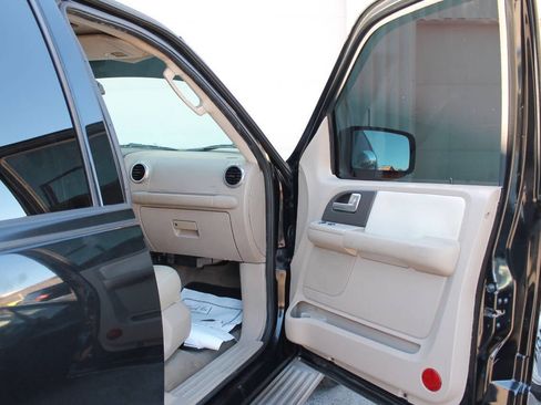 Used 2004 Ford Expedition Eddie Bauer image 33