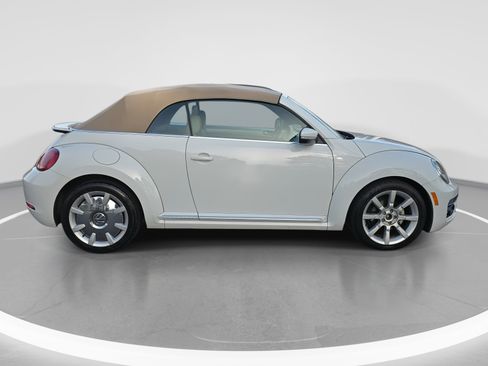 Used 2019 Volkswagen Beetle 2.0T S image 4