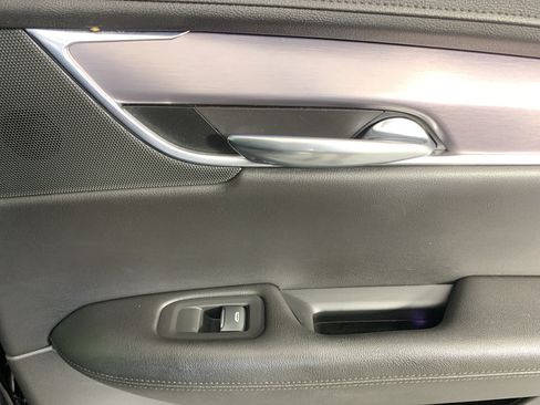 Used 2019 Cadillac XT5 Premium Luxury FWD image 38