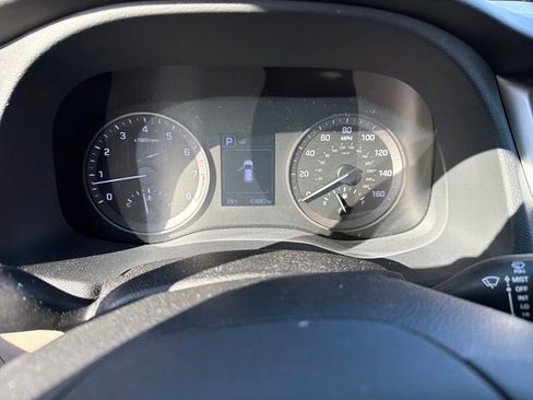 Used 2018 Hyundai Tucson SE w/ Cargo Package image 16