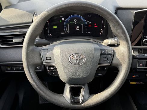 Used 2025 Toyota Camry LE FWD image 15