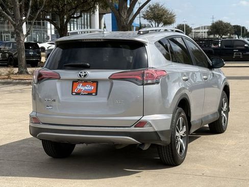 Used 2018 Toyota RAV4 XLE image 4