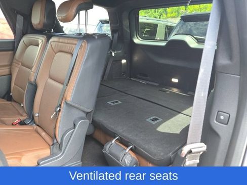 Used 2023 Lincoln Navigator Reserve AWD/4WD image 41