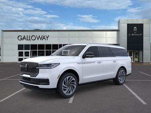 New 2025 Lincoln Navigator L Reserve AWD/4WD image 1