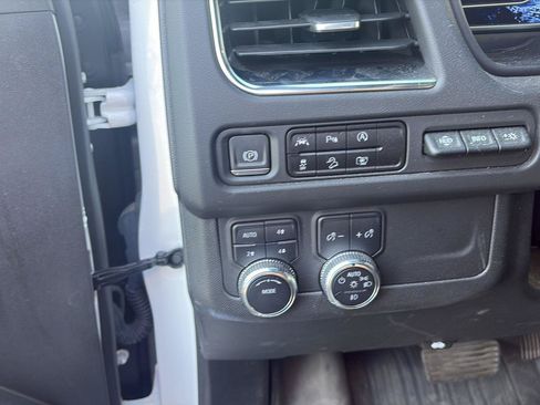 Used 2023 GMC Yukon XL AT4 w/ AT4 Premium Package AWD/4WD image 12
