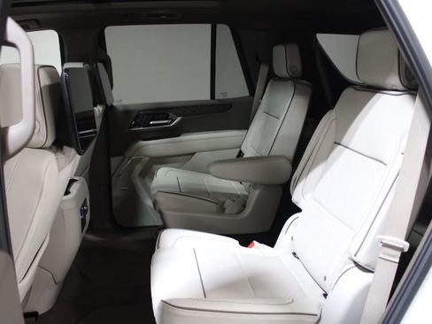 New 2026 GMC Yukon Denali w/ Denali Reserve Package AWD/4WD image 25
