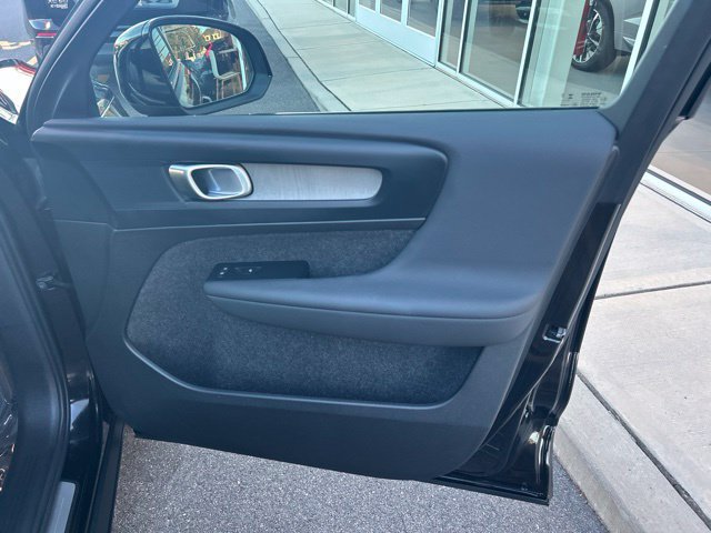 Used 2026 Volvo XC40 B5 Plus AWD/4WD image 14