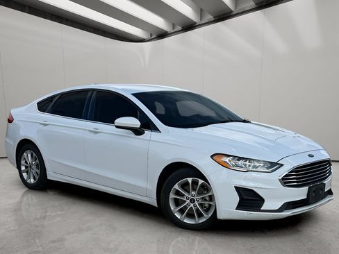 Used 2020 Ford Fusion SE FWD image 9
