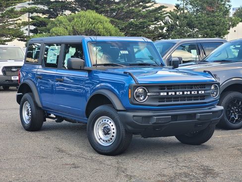 New 2025 Ford Bronco 4-Door AWD/4WD image 12