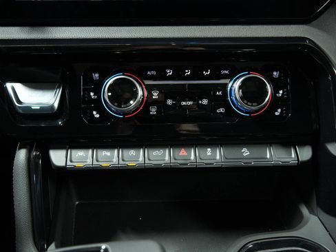 New 2025 GMC Sierra 1500 AT4 w/ AT4 Premium Package image 40