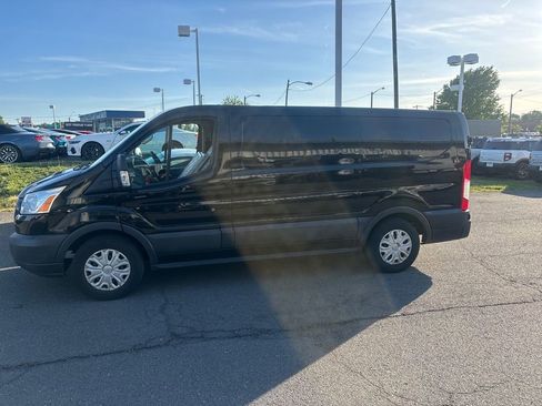 Used 2017 Ford Transit 150 130 Low Roof w/ Exterior Upgrade Package RWD image 3